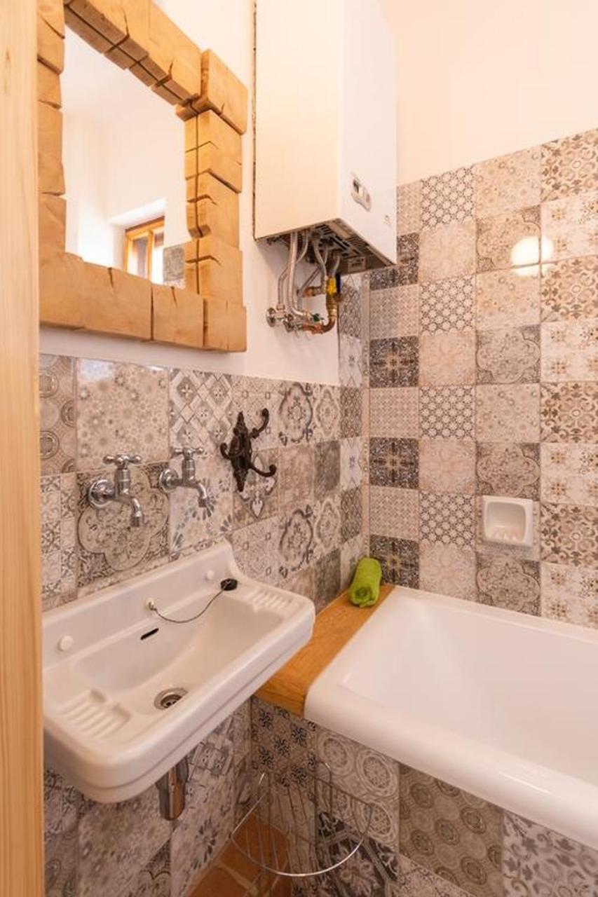 Sirius G In Center Of Cb Apartment *